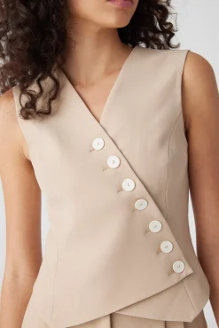 The Miles Vest